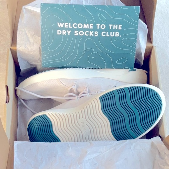 NWT: Vessi Weekend Sneaker 👟🏝️ - Picture 2 of 4